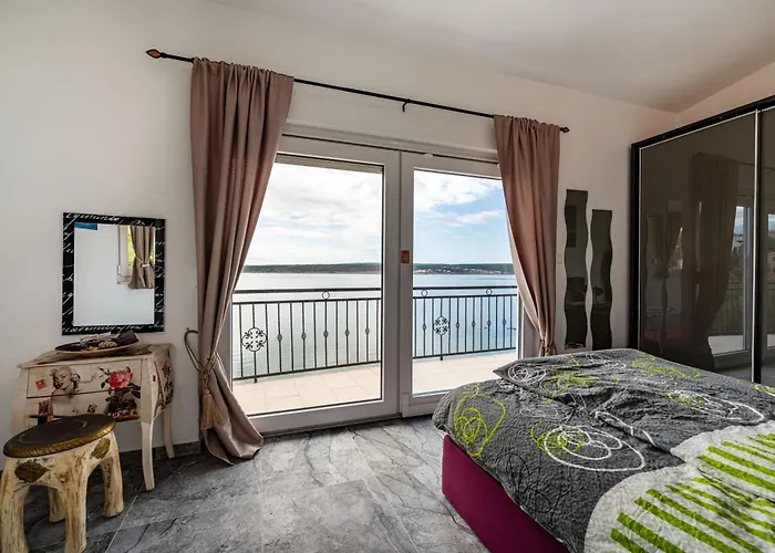 Design-finca - Sea View - First Line To The Sea דירה מסלניקה